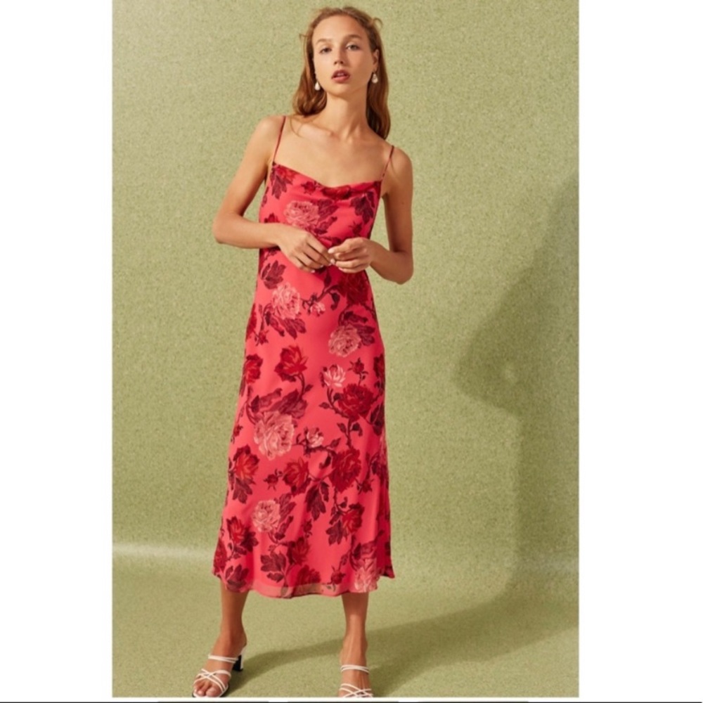 🌺 C/MEO COLLECTIVE floral spaghetti strap dress